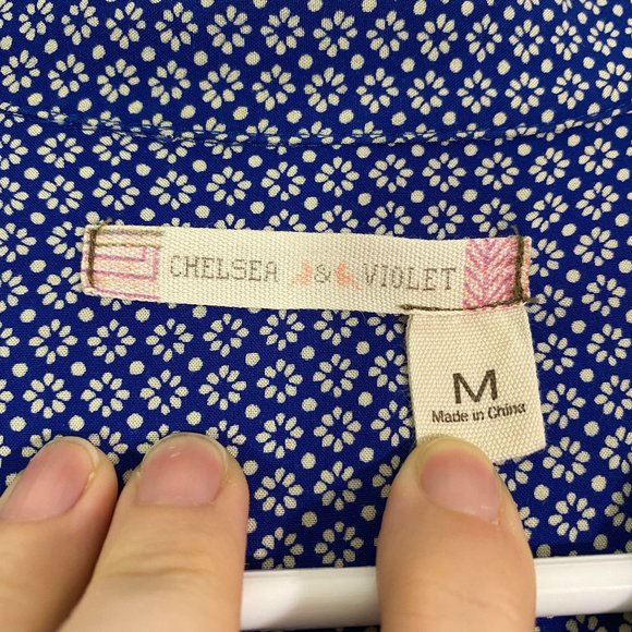 Chelsea & Violet Daisy Print Shift Dress - Picture 3 of 9